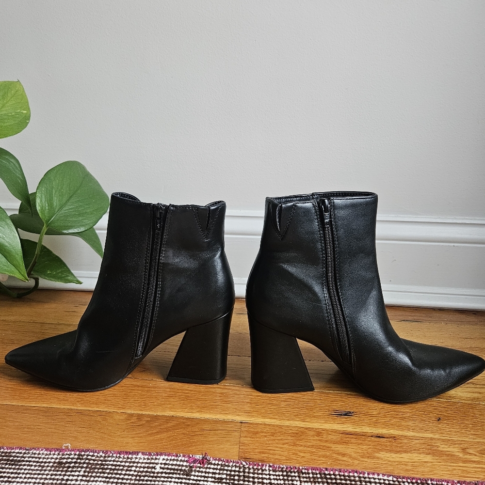 A New Day Womens Black Booties
